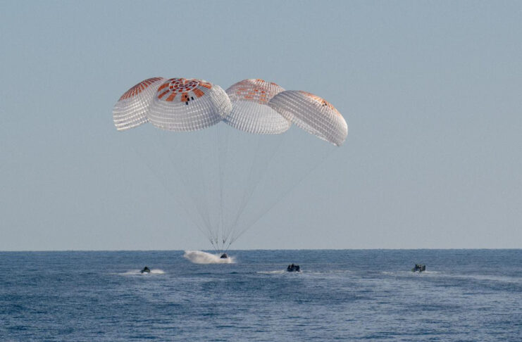 SpaceX Crew-9 regresa a la Tierra tras una exitosa misión en la Estación Espacial Internacional