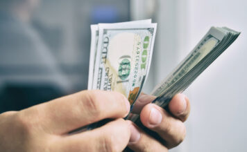 Citación federal desata polémica sobre asistencia económica a inmigrantes en California
