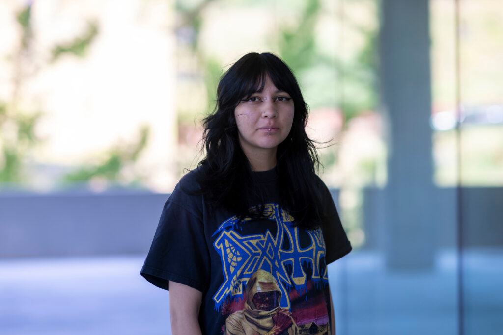 Jarenni Ambriz de Cal State LA a Columbia con una beca para estudiar heavy metal