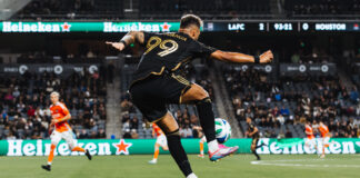 LAFC vence 2-0 a Houston Dynamo y amplía su racha invicta en la MLS