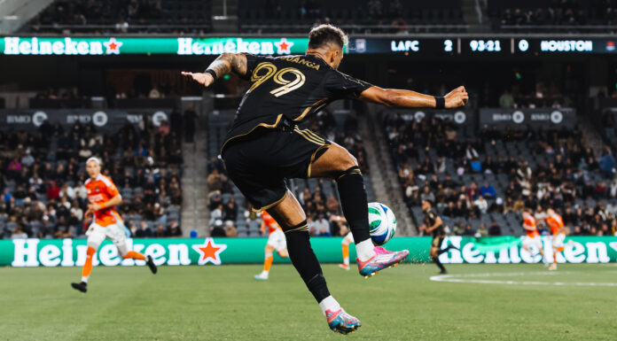 LAFC vence 2-0 a Houston Dynamo y amplía su racha invicta en la MLS