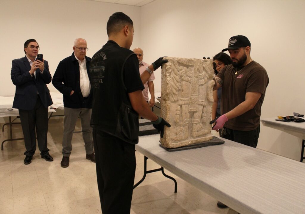 México recupera valioso fragmento maya repatriado desde Chicago 