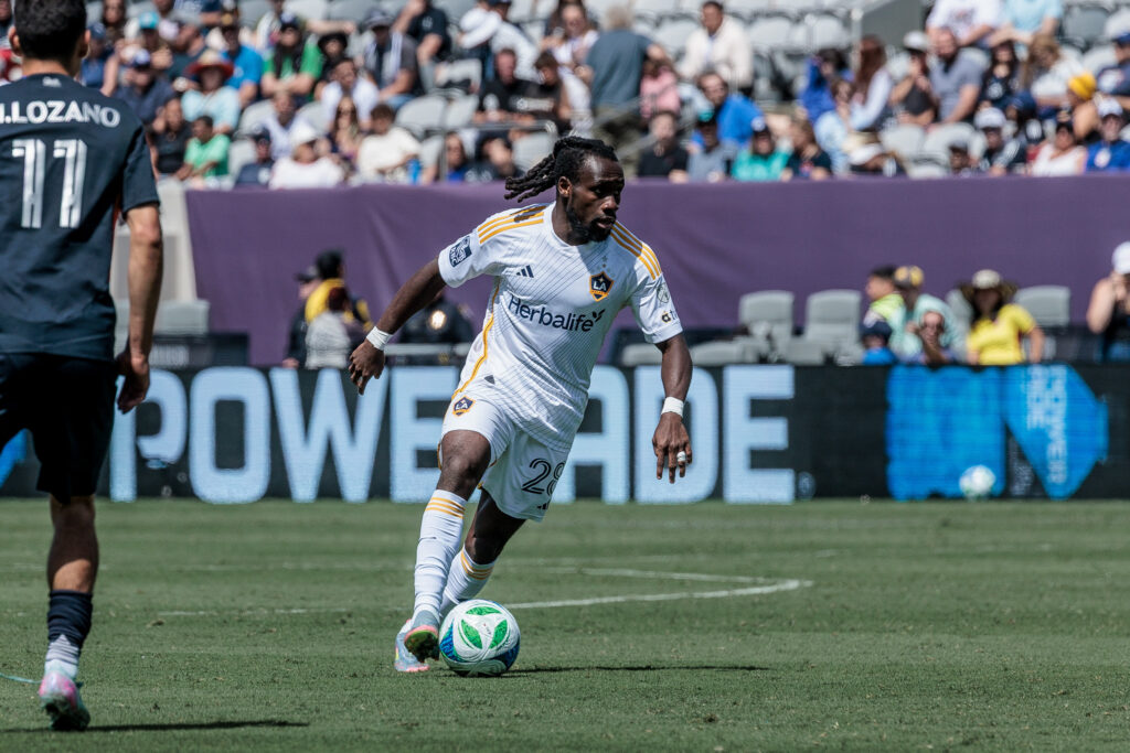 San Diego FC remonta con gol agónico de Lozano y hunde al LA Galaxy