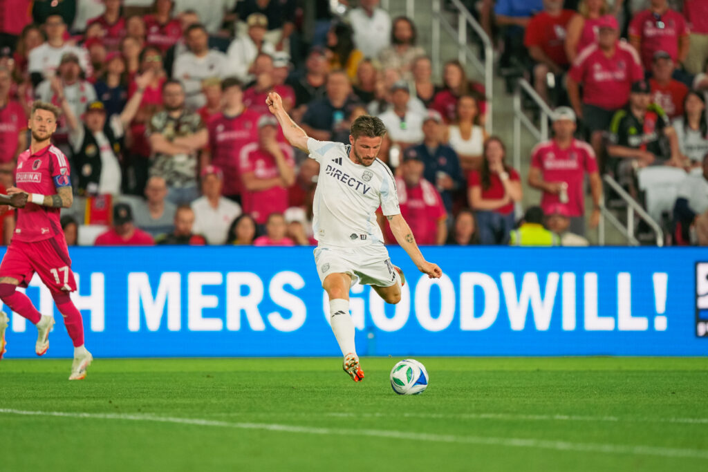San Diego FC vence 2-1 a St. Louis y consolida su lugar en la Conferencia Oeste