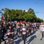 Santa Ana revive los años 70 con su carrera divertida diversión, salud y espíritu comunitario
