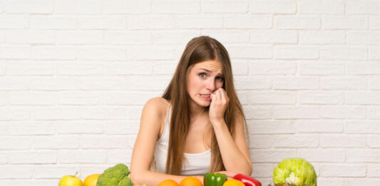 Alimentos que aumentan la ansiedad lo que debes evitar y lo que debes incluir
