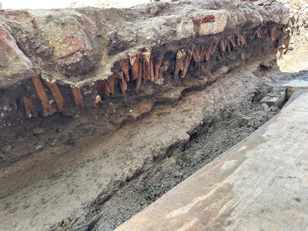 Hallazgos arqueológicos en el centro histórico de Veracruz revelan cinco siglos de historia 