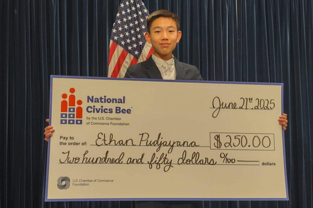 Jóvenes líderes destacan en la final estatal de California del National Civics Bee 