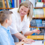 Summer Stars el programa gratuito de tutoría que transforma el verano escolar en Los Ángeles