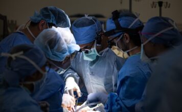 UCLA realiza con éxito el primer trasplante de vejiga en humanos en el mundo