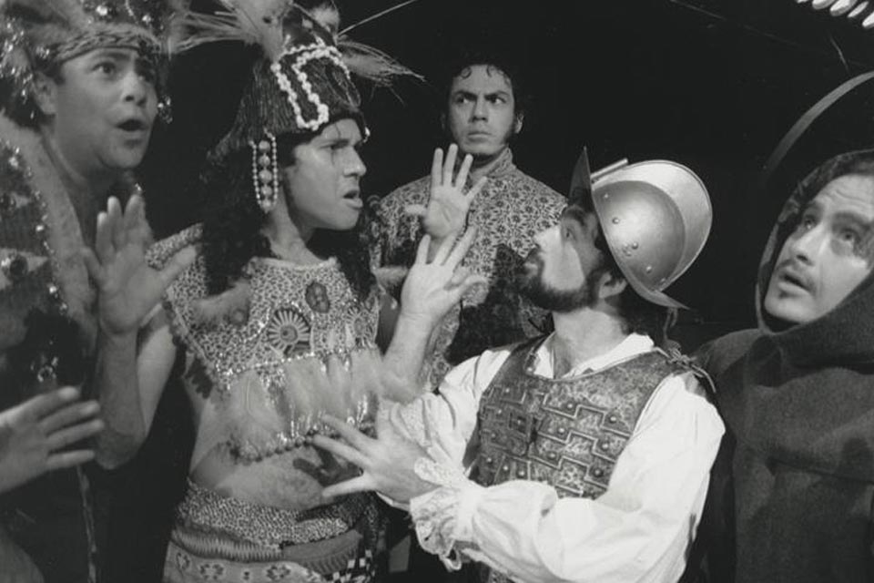 Archivo de Teatro Latinx en Cal State LA se expande con colecciones históricas clave