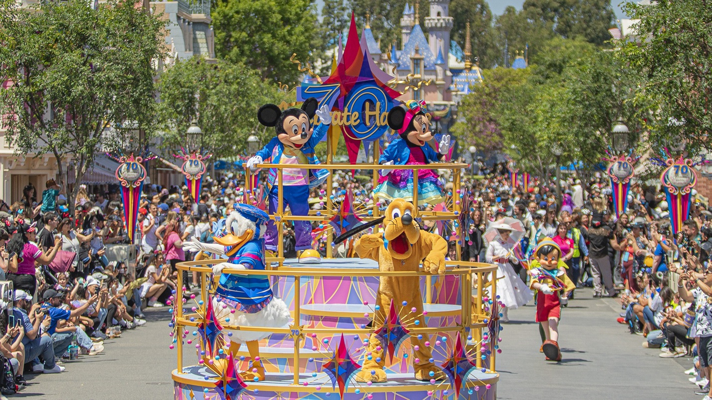 Disneyland celebra 70 años de magia con nuevas atracciones y homenajes históricos Disneyland celebra 70 años de magia con nuevas atracciones y homenajes históricos