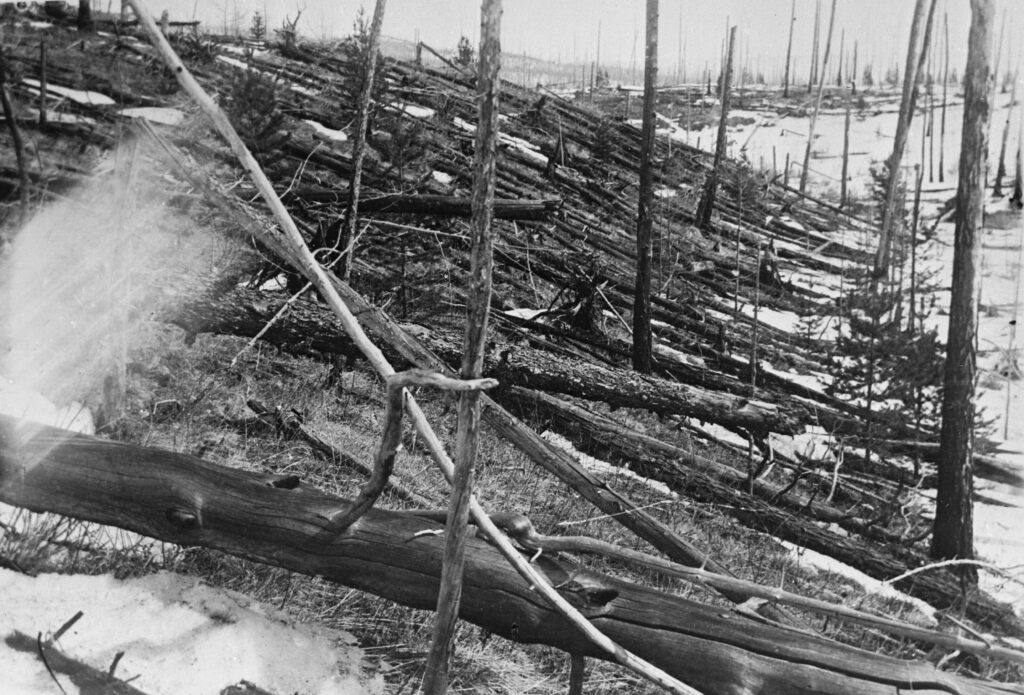 El misterio del evento de Tunguska: la explosión que arrasó Siberia sin dejar cráter