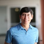 Profesor de Cal State LA recibe beca Fulbright para investigación en Praga