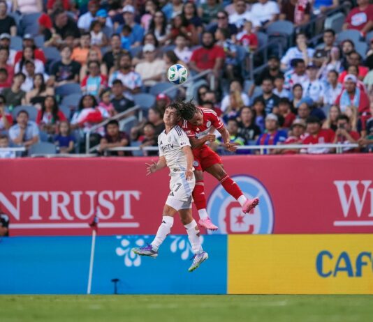 San Diego FC vence 2-1 a Chicago Fire y consolida su liderazgo en la Conferencia Oeste