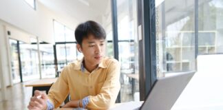 Becas Iberoamérica UAX y OEI ofrecen 22 becas del 50% para maestrías online con reconocimiento internacional