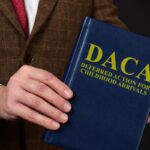 Covered California busca alternativas para beneficiarios de DACA que perderán su seguro