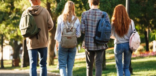 Estudiantes extranjeros podrían enfrentar nuevos límites de permanencia en Estados Unidos