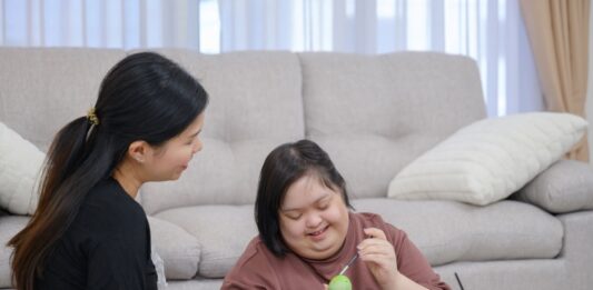 Investigación de UC Irvine muestra mayor carga de Alzheimer en mujeres con síndrome de Dow