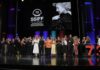 Alauda Ruiz de Azúa triunfa en San Sebastián con «Los domingos»