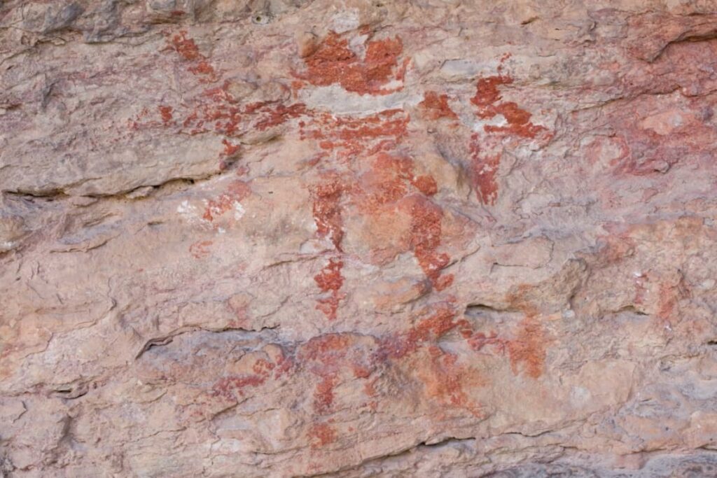 Autentifican pinturas rupestres en Tehuacán legado milenario que impulsa turismo y cultura