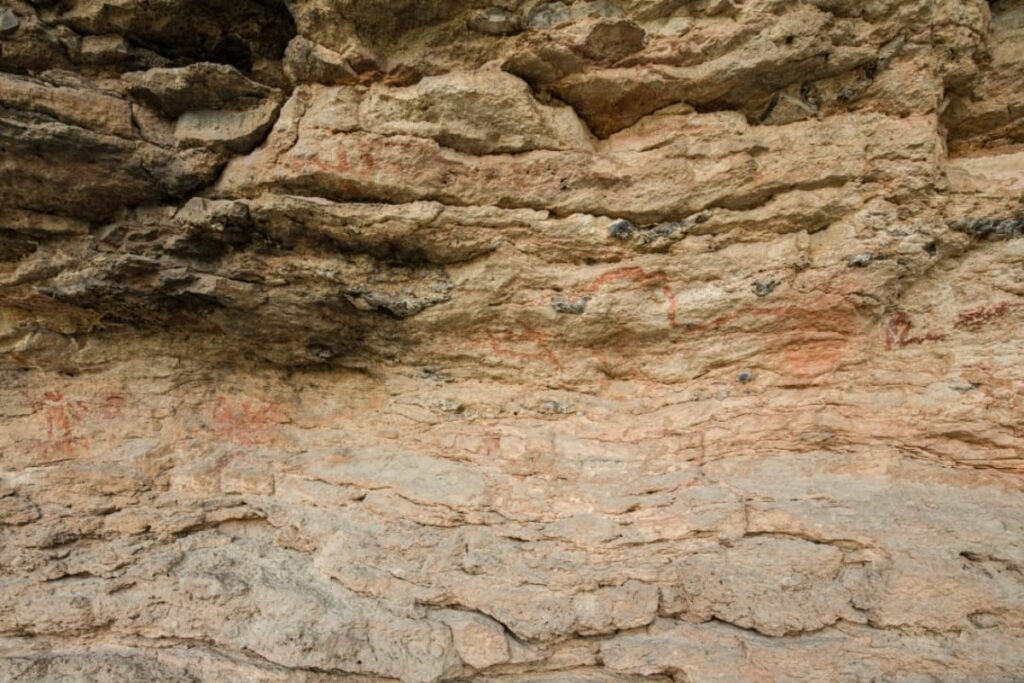 Autentifican pinturas rupestres en Tehuacán legado milenario que impulsa turismo y cultura