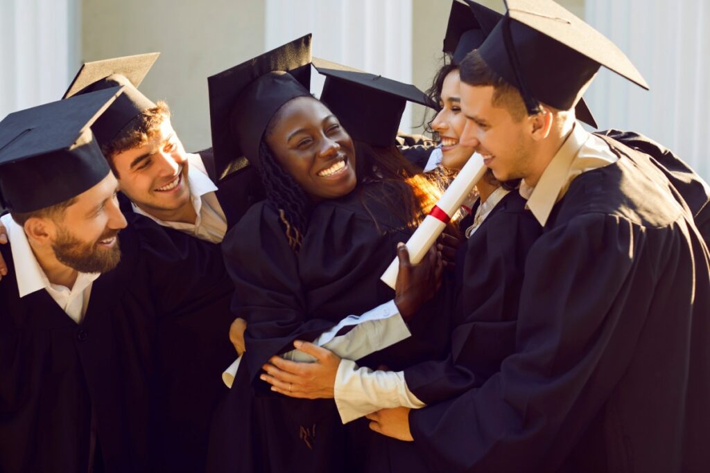 Educación terciaria en ascenso el 48% de los jóvenes en la OCDE ya tiene título universitario