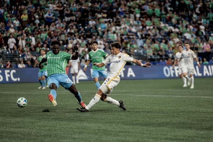 LA Galaxy rescata un empate ante Seattle y se prepara para celebrar la Noche de la Herencia Mexicana