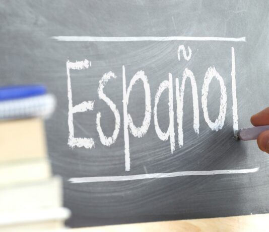 Las 2.000 nuevas palabras que ya forman parte del español según la RAE