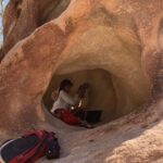 Estudiante de Cal State LA lidera estudio binacional sobre arte rupestre en Baja California