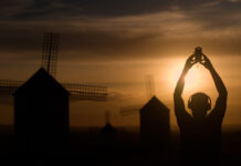 “Aeolia” la IA que reescribe el Quijote desde el viento y el pensamiento crítico