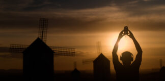 “Aeolia” la IA que reescribe el Quijote desde el viento y el pensamiento crítico