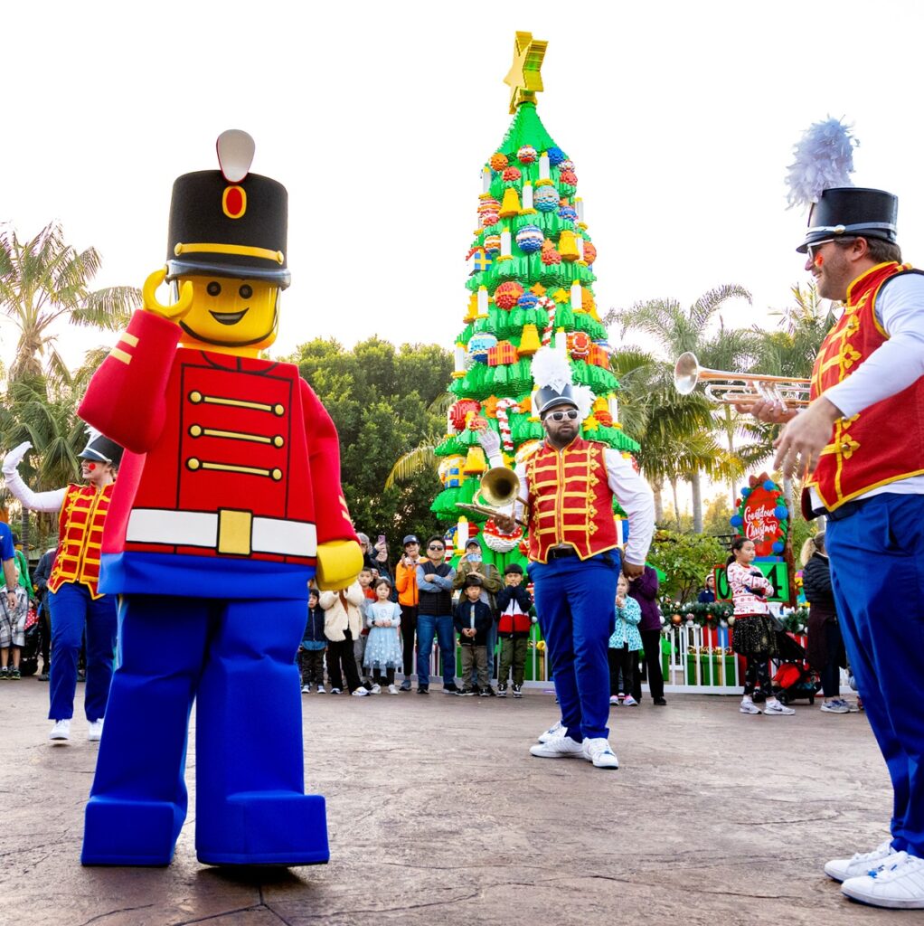 Descubre la Navidad LEGO en LEGOLAND California diversión festiva para toda la familia