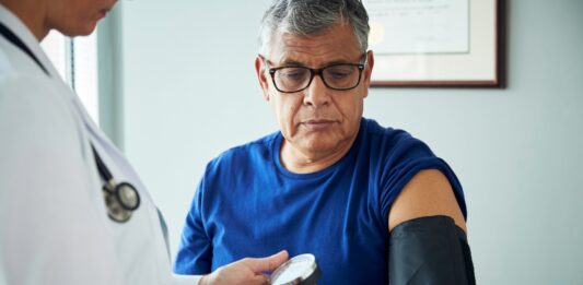 a amenaza silenciosa Fluctuaciones súbitas de presión arterial dañan el cerebro, según estudio de USC.