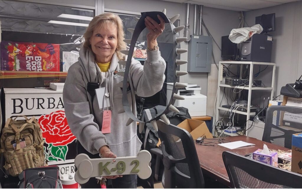 «All Paws on Deck» Burbank honra a los animales y a un héroe canino en el Desfile de las Rosas 2026