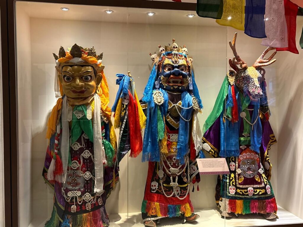 Exposición «Khuree Tsam» conecta a México y Mongolia en el 60 aniversario del MNCM