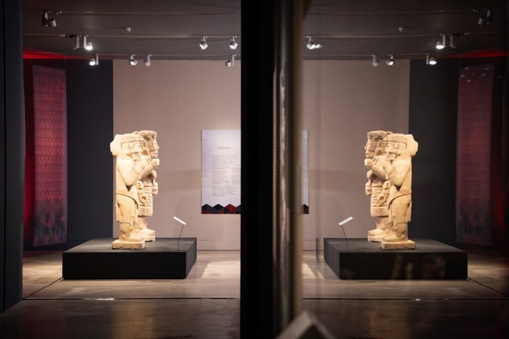 La mitad del mundo México y España celebran a la mujer indígena en exposición en Madrid