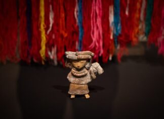 «La mitad del mundo»: México y España celebran a la mujer indígena en exposición en Madrid La mitad del mundo México y España celebran a la mujer indígena en exposición en Madrid