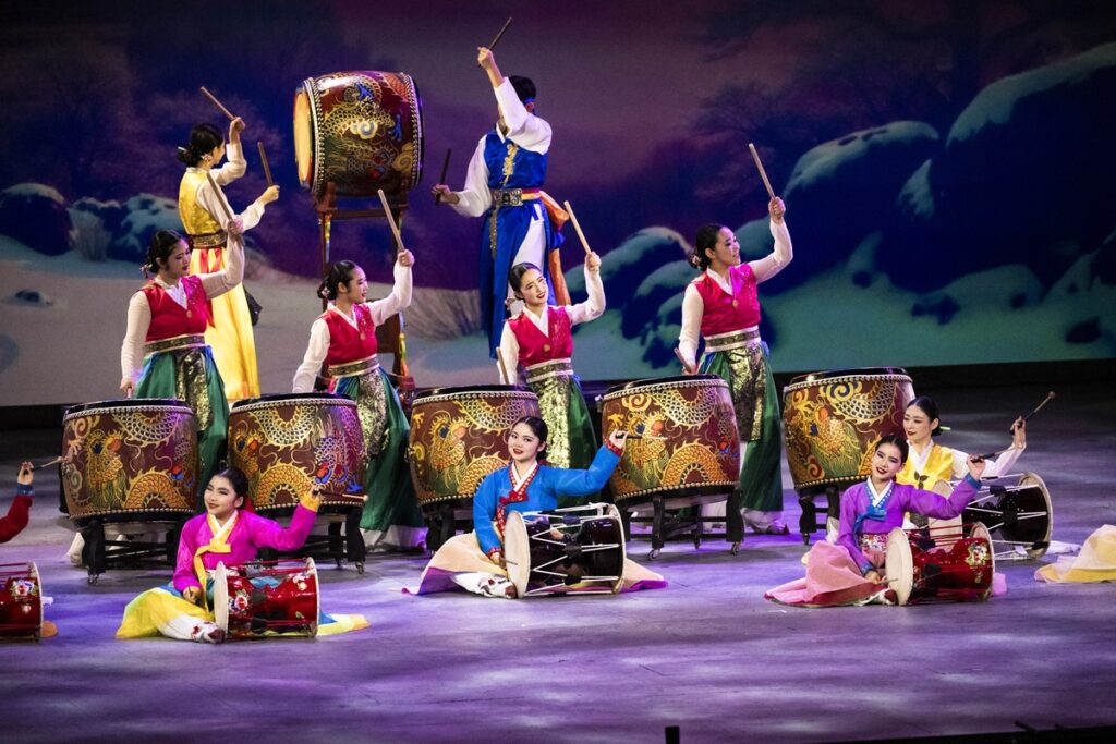 Navidad 2025: evento gratuito en Los Ángeles reúne más de 20 grupos artísticos