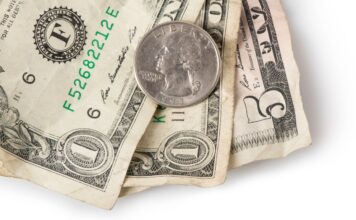 Salario mínimo en California para 2026: Guía completa sobre el aumento y el nuevo umbral para exentos Salario mínimo en California para 2026: Guía completa sobre el aumento a $16.90 y el nuevo umbral para exentos