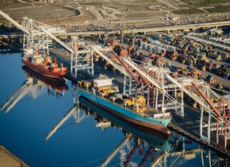 Volumen de carga importada en Estados Unidos sigue a la baja pese a ventas récord, según la NFR Volumen de carga importada en Estados Unidos sigue a la baja pese a ventas récord, según la NFR