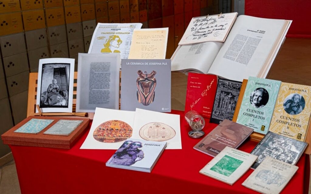 Josefina Pla deja su huella en la Caja de las Letras del Instituto Cervantes