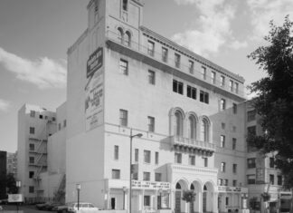 Una exposición audiovisual transforma teatro histórico de Los Ángeles Una exposición audiovisual transforma teatro histórico de Los Ángeles