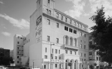 Una exposición audiovisual transforma teatro histórico de Los Ángeles Una exposición audiovisual transforma teatro histórico de Los Ángeles