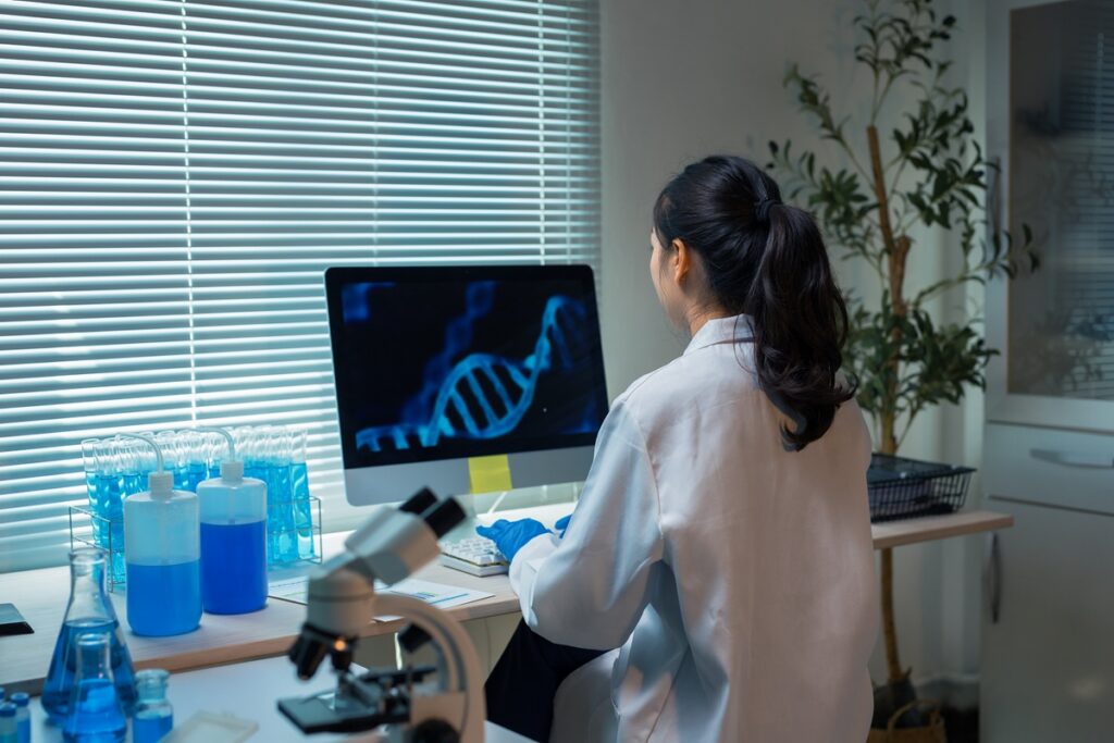 Caltech crea Sidewinder para escribir ADN largo y preciso