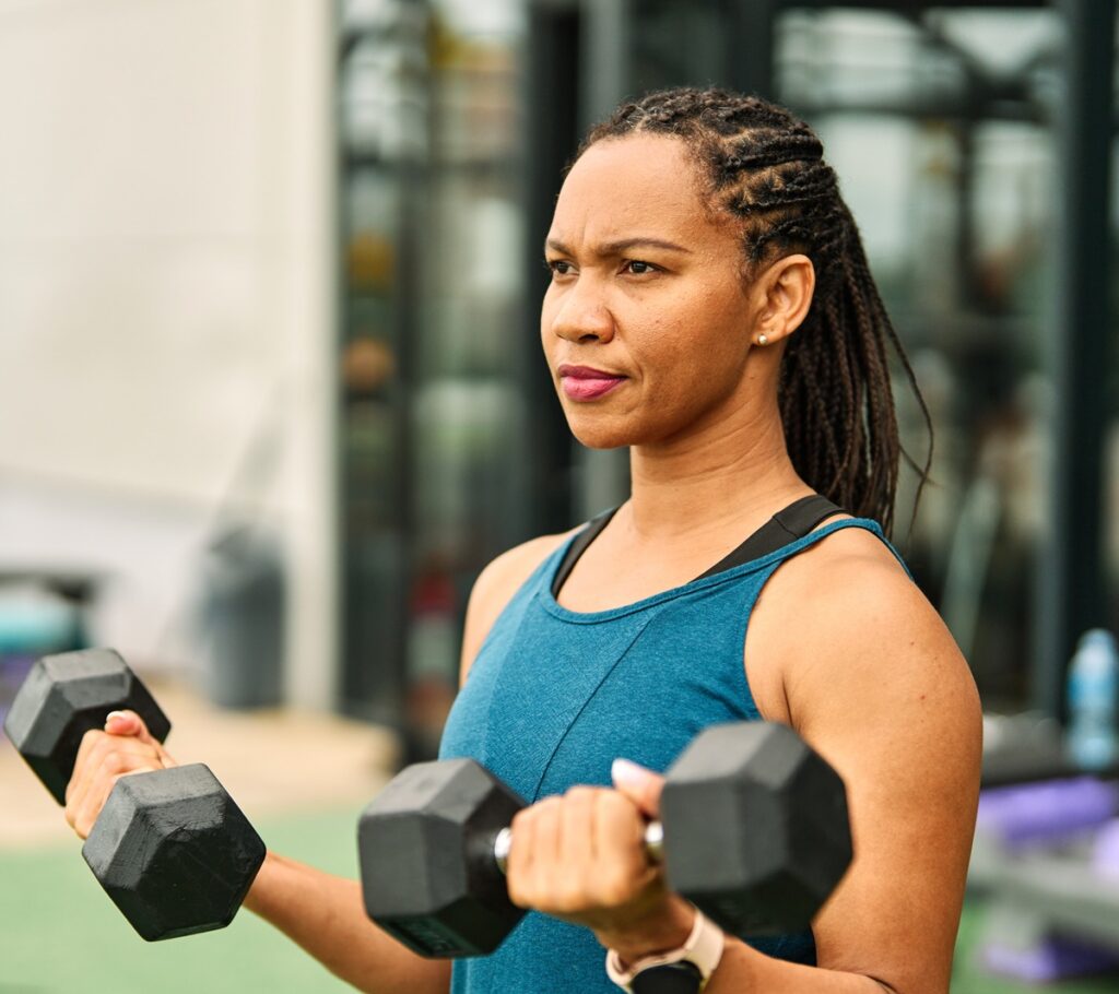 Cómo empezar entrenamiento de fuerza para prevenir la osteoporosis