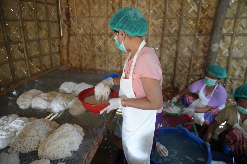 Fideos de arroz dan estabilidad económica a familias rurales