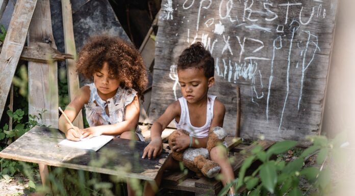 Crisis educativa global: uno de cada seis niños no va a la escuela Crisis educativa global: uno de cada seis niños no va a la escuela