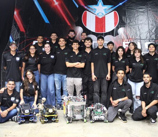 Estudiantes del RUM ganan VEX Robotics y van al mundial Estudiantes del RUM ganan VEX Robotics y van al mundial