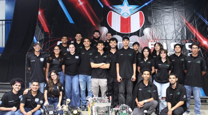 Estudiantes del RUM ganan VEX Robotics y van al mundial Estudiantes del RUM ganan VEX Robotics y van al mundial